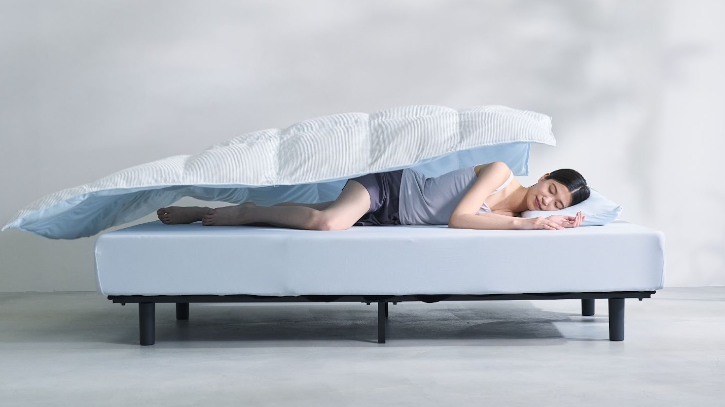 夏天不用再睡到汗流浹背！來自日本的「AIRY LOOP 沁涼透氣被」一件被子，解決你的睡眠煩惱