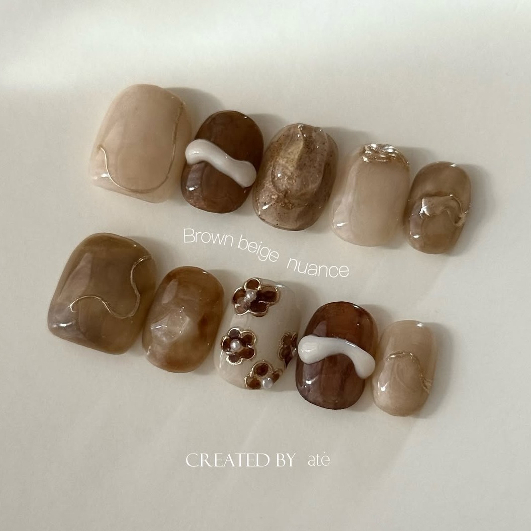 2025時髦流行色「摩卡慕斯」指彩靈感！盤點4款日本女生最愛指彩圖鑑