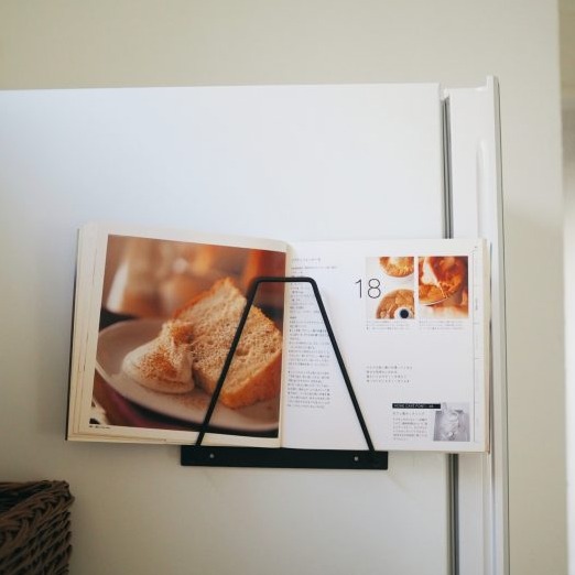 百元商店Seria「壁掛雜誌架」介紹，簡單DIY讓實用度&質感大提升！