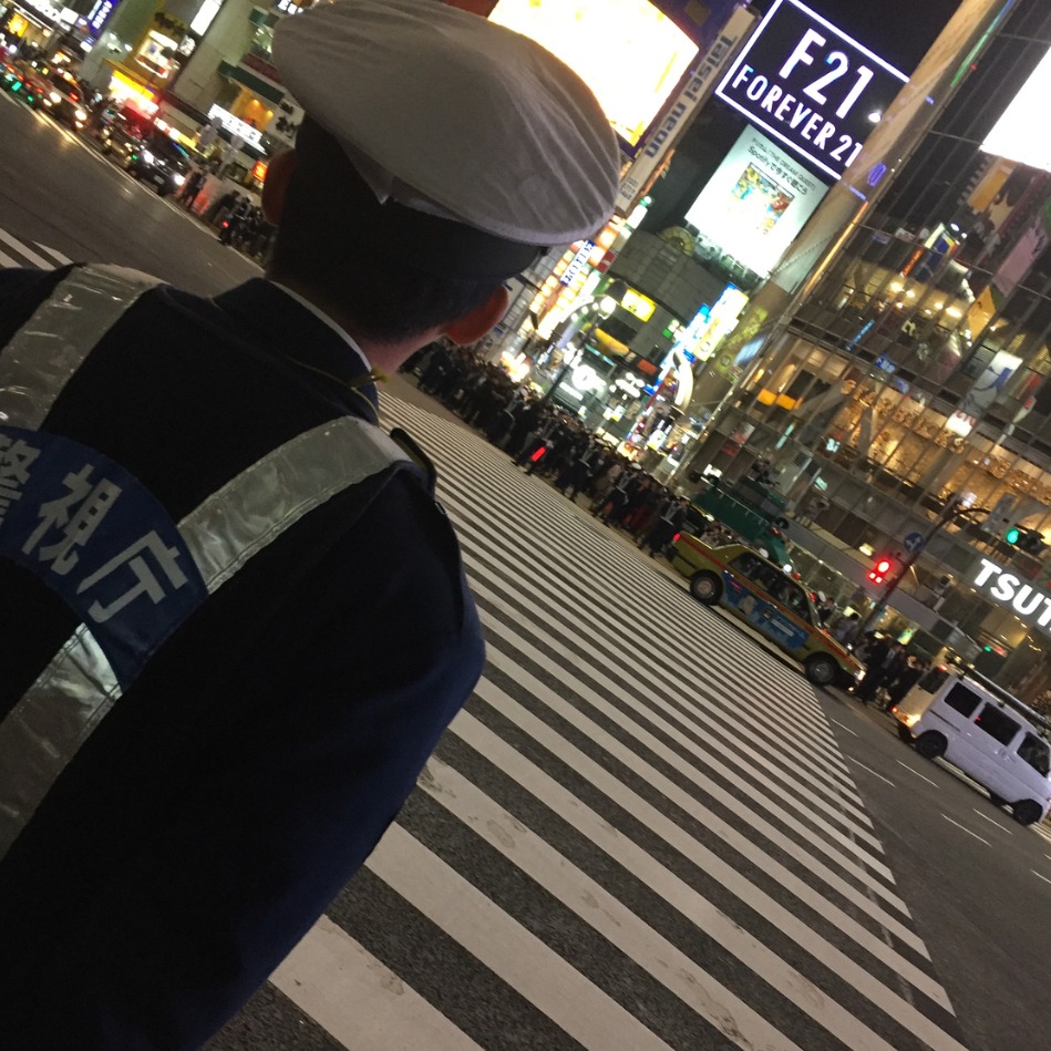 防止梨泰院憾事！日本網民、警方大陣仗預防萬聖節踩踏意外，自救辦法萬人轉推