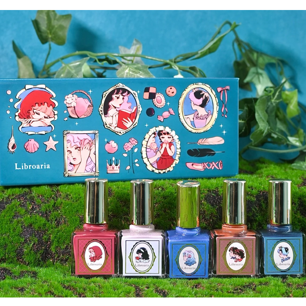 出版社監修美妝品牌「Libroaria」以「童話故事」為靈感推出指甲油，讓指尖充滿童話色彩