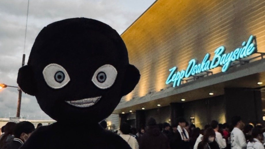 可能比柯南還受歡迎？環球影城名偵探柯南黑衣人超可愛娃娃周邊商品引發討論熱潮