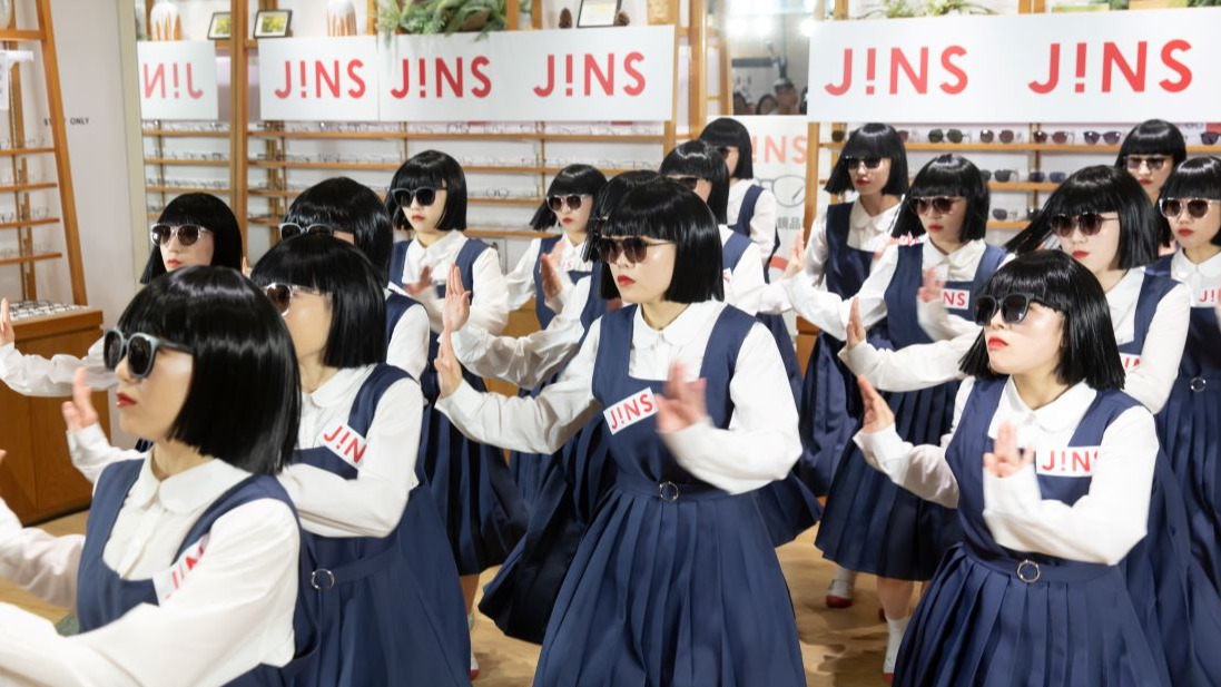 全場秒圈粉！人氣妹妹頭舞團大跳超狂眼鏡舞  avantgardey首次快閃JINS 嗨翻全場