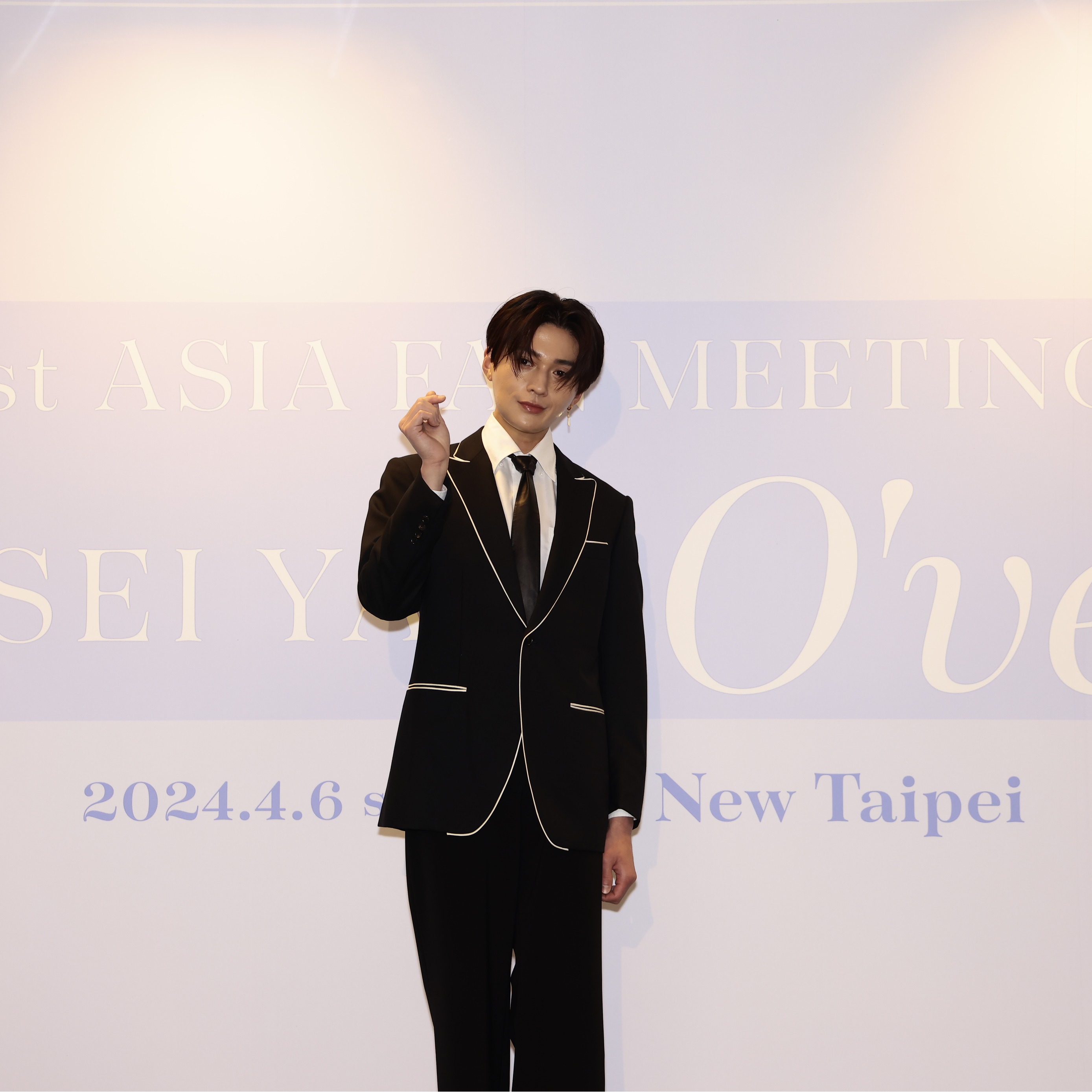 FANTASTICS主唱八木勇征來台 首次舉辦海外粉絲見面會 師兄AKIRA驚喜現身獻花祝福