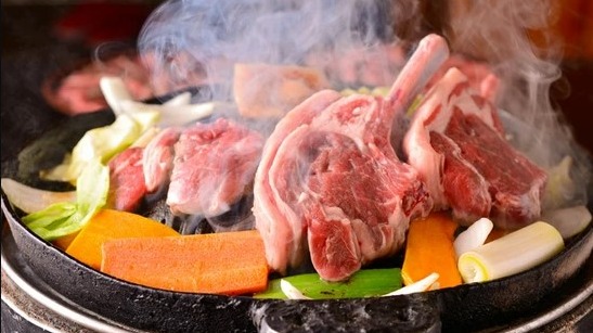 光是香味就可以配白飯的料理！2022年北海道必吃成吉思汗烤肉5選