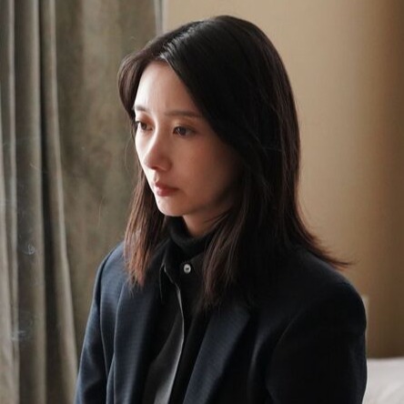 日劇《EYESEE ～瞬間記憶搜查·柊班～》開播！幕後花絮釋出波瑠吃貨模樣，山本耕史自爆「肉體派」需求