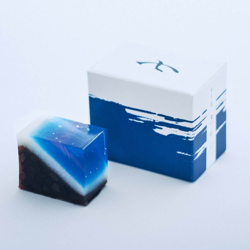 京都必買伴手禮+1？京都老舖推出夏季限定和菓子「京羊羹 天之川」！神秘夜空美景化身絕美甜品