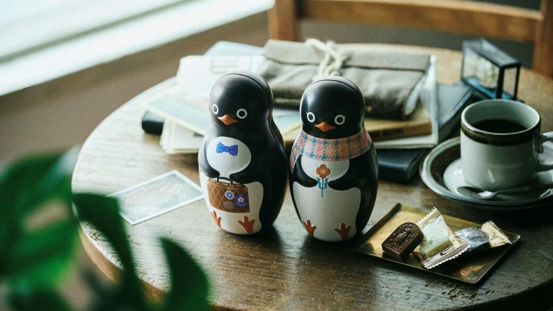 Morozoff 2026 年情人節「旅行回憶」巧克力盒全新設計，這次還多了旅行企鵝罐！