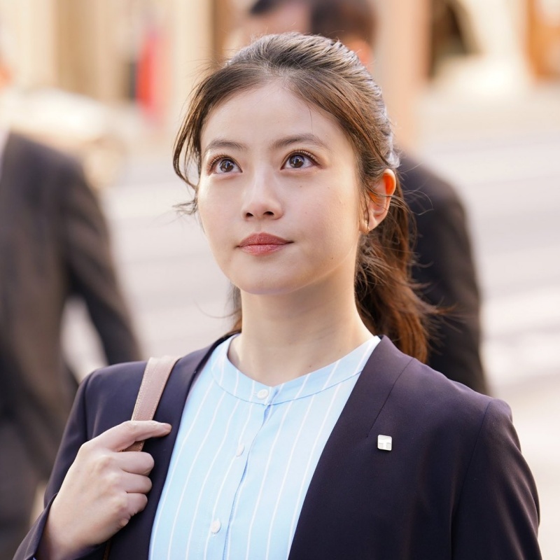 2024春季日劇《忍不住沉默花咲舞 2024》初回劇評:今田美櫻化身王牌女行員!