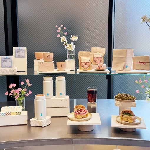 2026最新「藍瓶咖啡原宿店」3 月19日開幕！獨家限定菜單、木質隨行瓶與質感空間亮點一次看