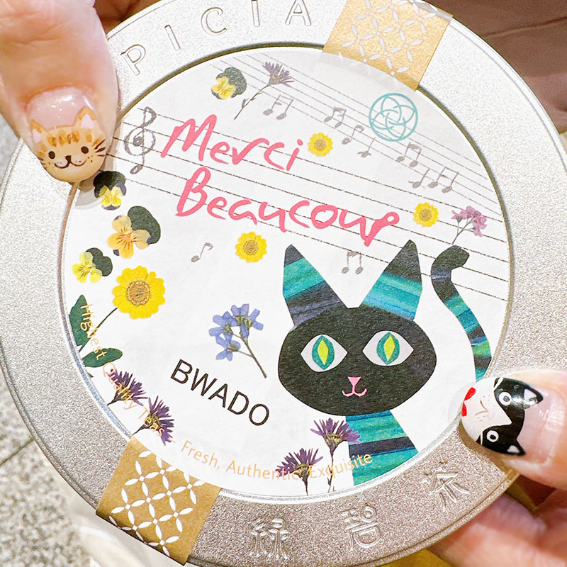 超特別日本伴手禮，做出專屬於你的LUPICIA罐罐！綠碧紅茶苑免費客製化茶罐標籤服務，店面線上都行