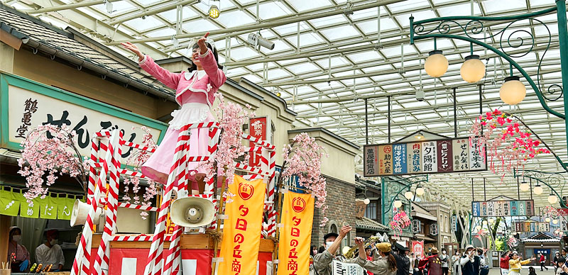搭乘西武鐵道前往「西武園遊樂園」感受日本濃濃懷舊風！老少咸宜適合親子同行，復古場景好拍又好玩