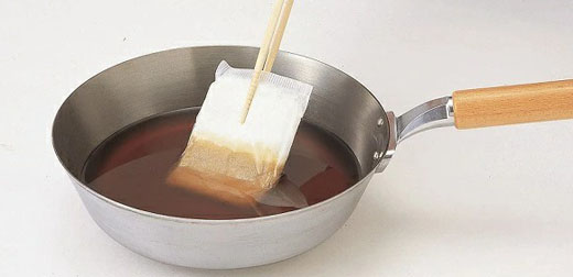 這個神奇小物也太方便了吧！日本廢油處理神器5選，從此告別炸物廢油處理煩惱