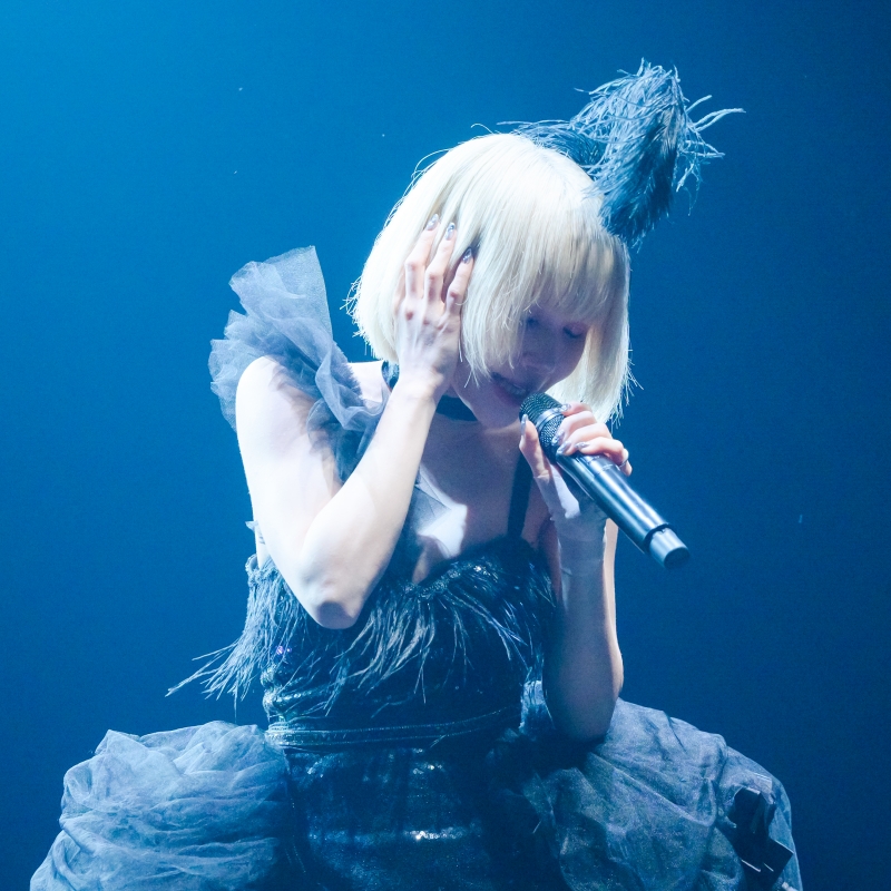 本電音系爆發女聲「Reol」Zepp演唱會嗨翻歌迷！搭訕全場問「電話號碼多少？」