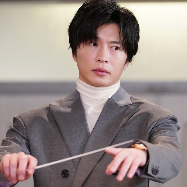 日本最忙碌演員田中圭扮演日劇《逆轉交響樂團》的帥氣指揮家!從萬年綠葉到領銜主演跌宕起伏的演藝人生