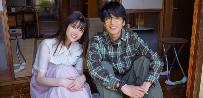 2024夏季日劇介紹《小夫妻的火烤新婚生活－交往0天 先結婚再談戀愛吧－》：顏值爆表的美食劇！