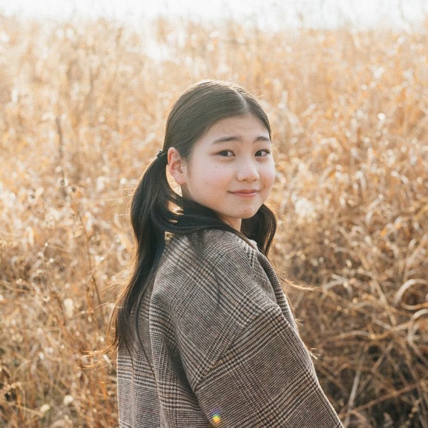 日劇《妻子變成小學生。》那個超會演的妹妹就是她！天才童星「每田暖乃」展現超齡演技逼哭觀眾