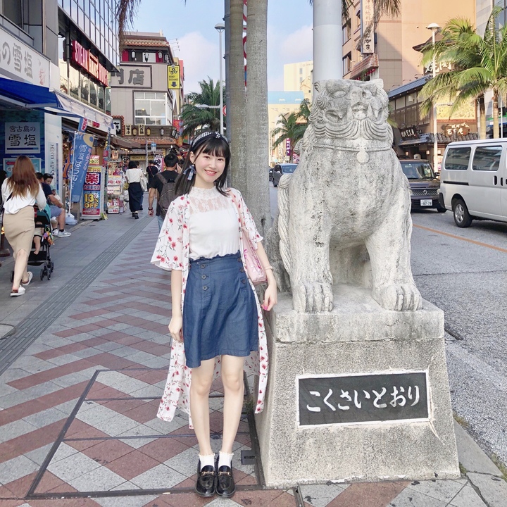 碎花長罩衫穿搭