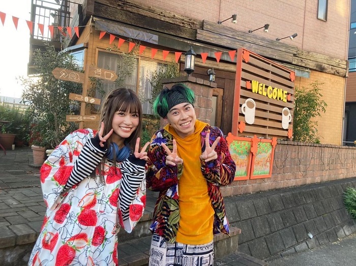 不良少年與白手杖 側拍