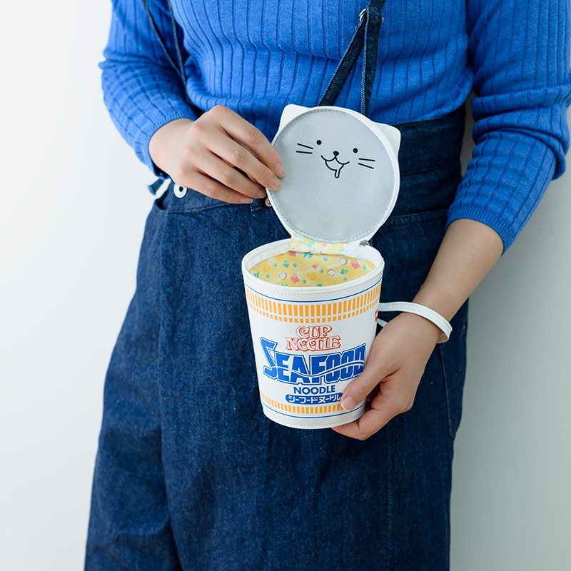 日清海鮮杯麵造型收納包貓耳杯蓋設計