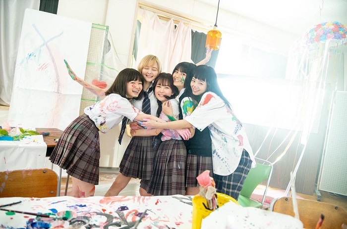 《騷動時節的少女們啊。》 側拍