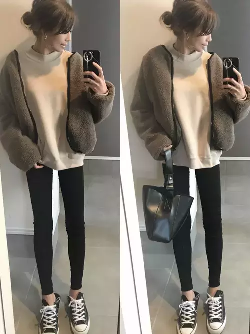 毛茸茸的短版外套