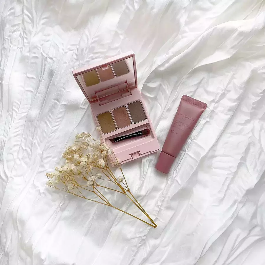 口罩妝訣竅：選用柔和的色調