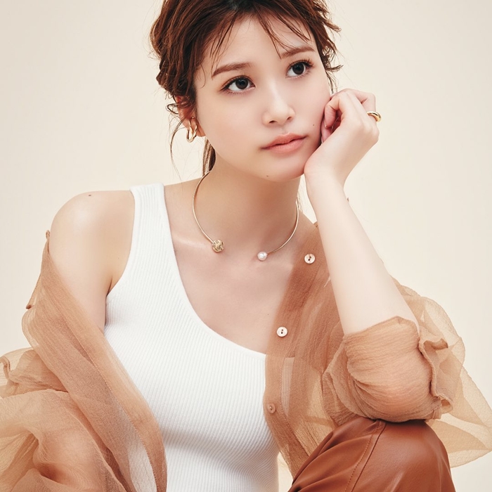 生見愛瑠自有品牌形象照