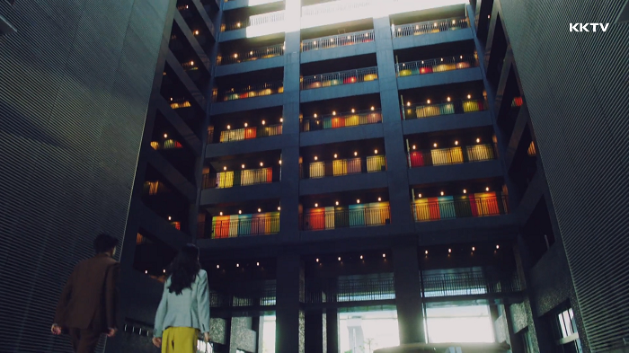 《靈媒偵探城塚翡翠》