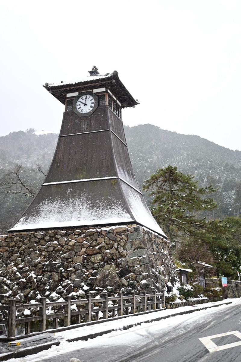 出石城下町古老時鐘台「辰鼓樓」之冬季景色