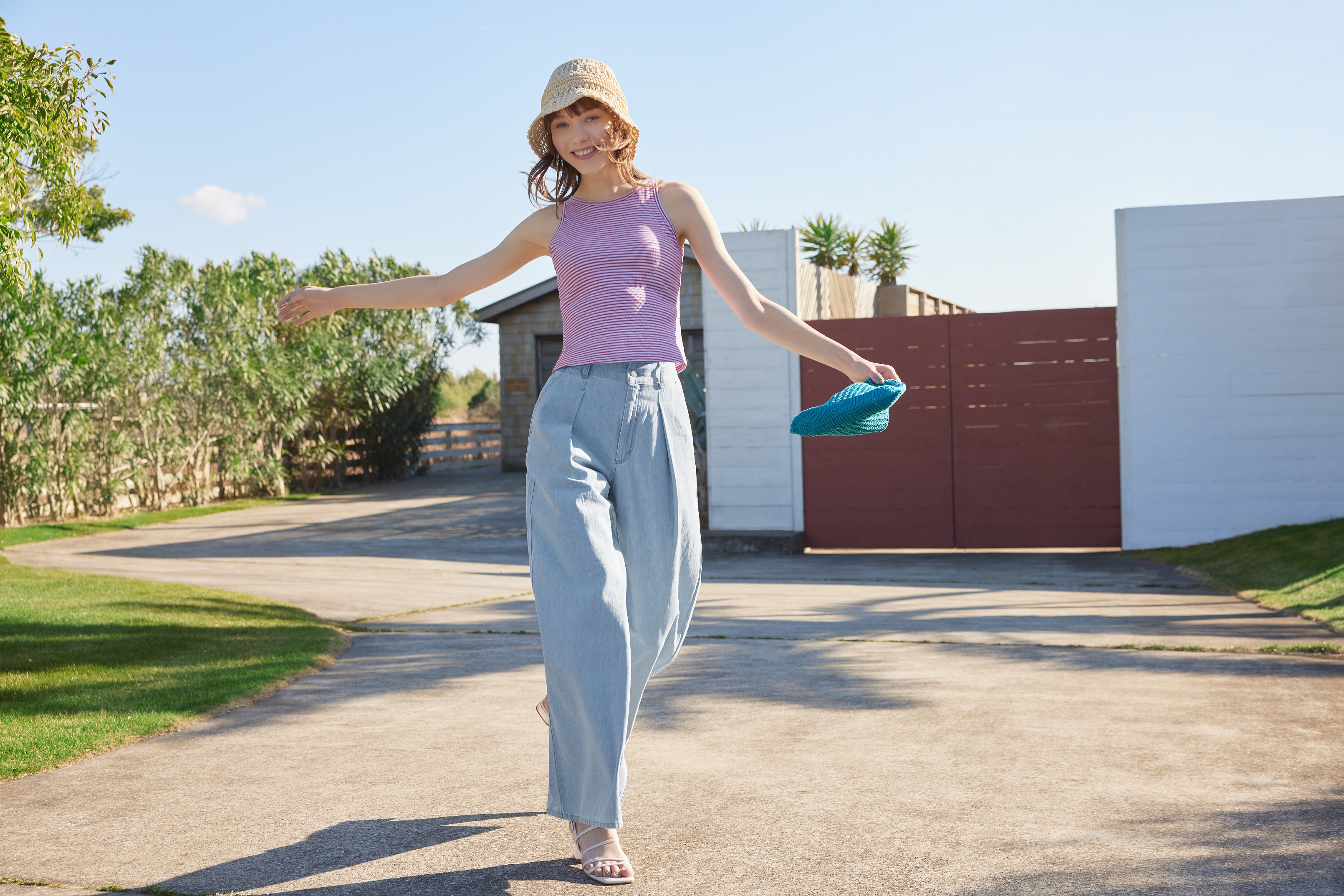 女裝輕型牛仔寬褲