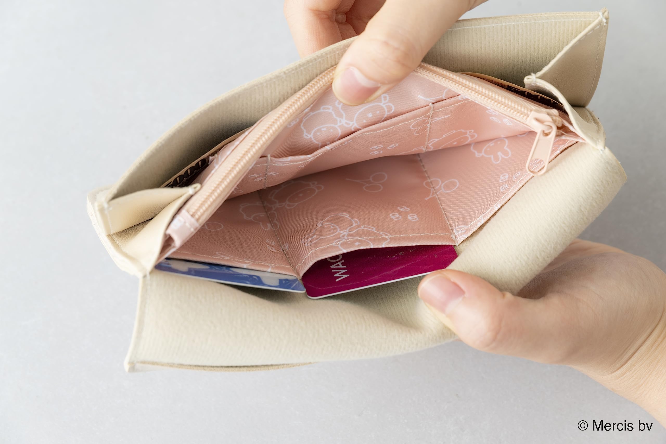 米飛兔皮革風收納夾內層口袋