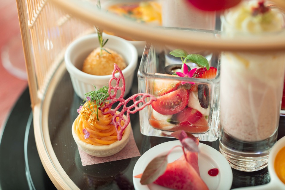 鹹點也搭配草莓入菜