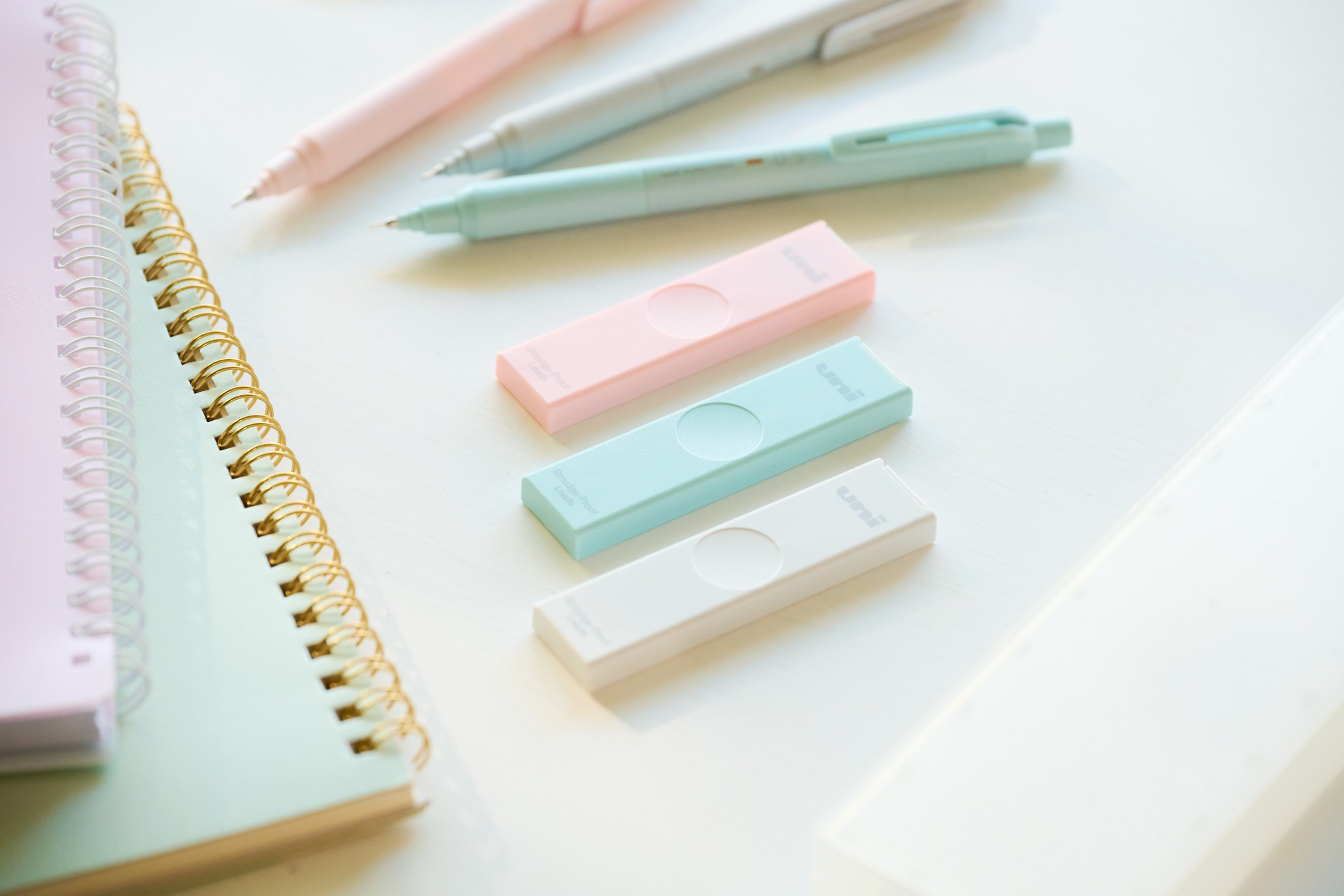 uni自動筆芯粉彩盒