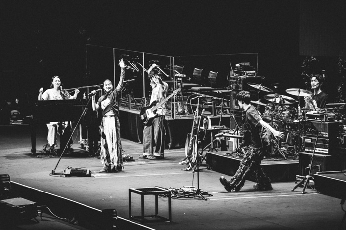 綠黃色社會group