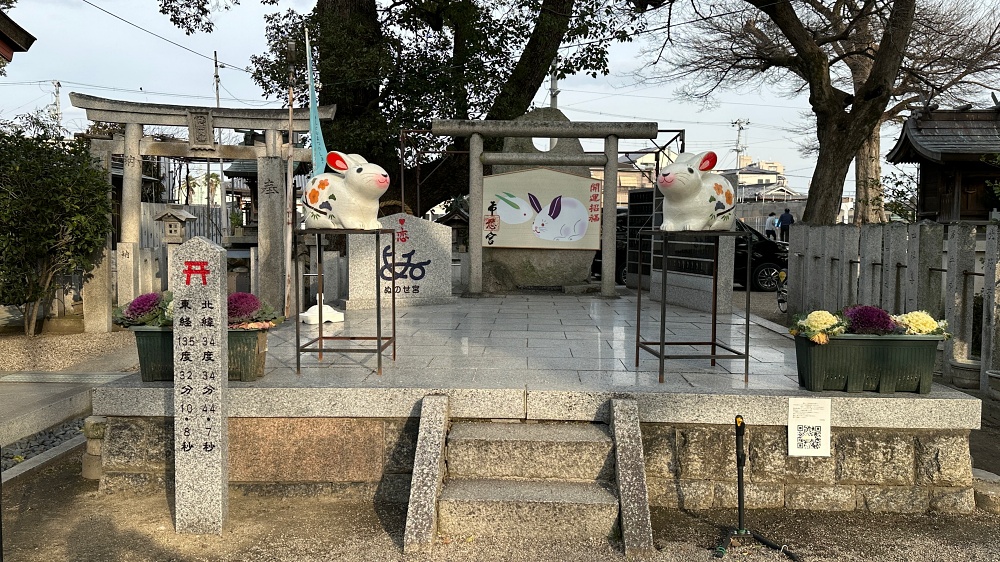 毒舌愛情籤詩聞名的大阪布忍神社_側面