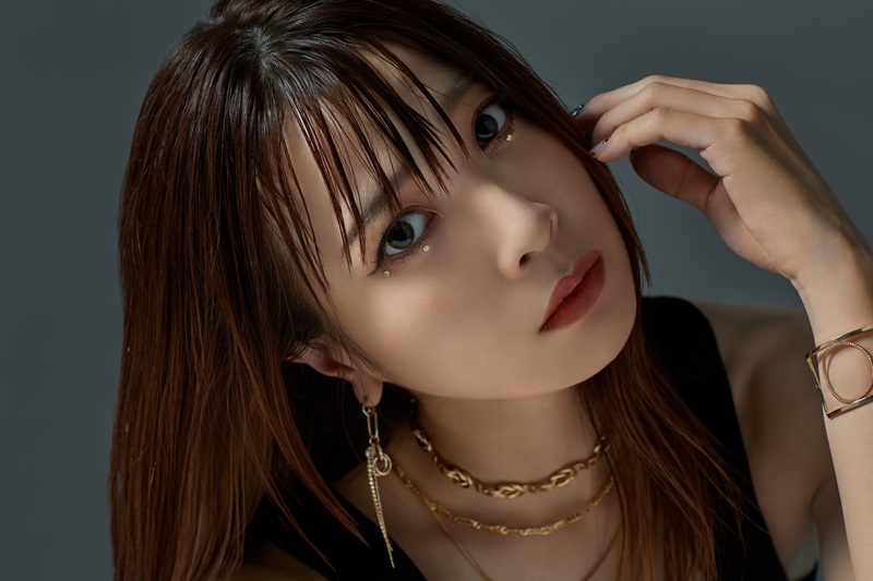 May’n宣傳照 橫式