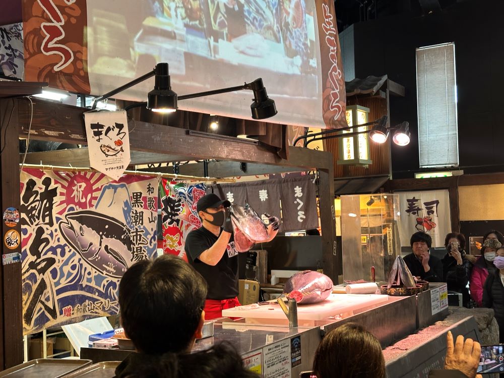Club Tourism International Inc._一日遊_和歌山_黑潮市場_黑鮪魚解體秀