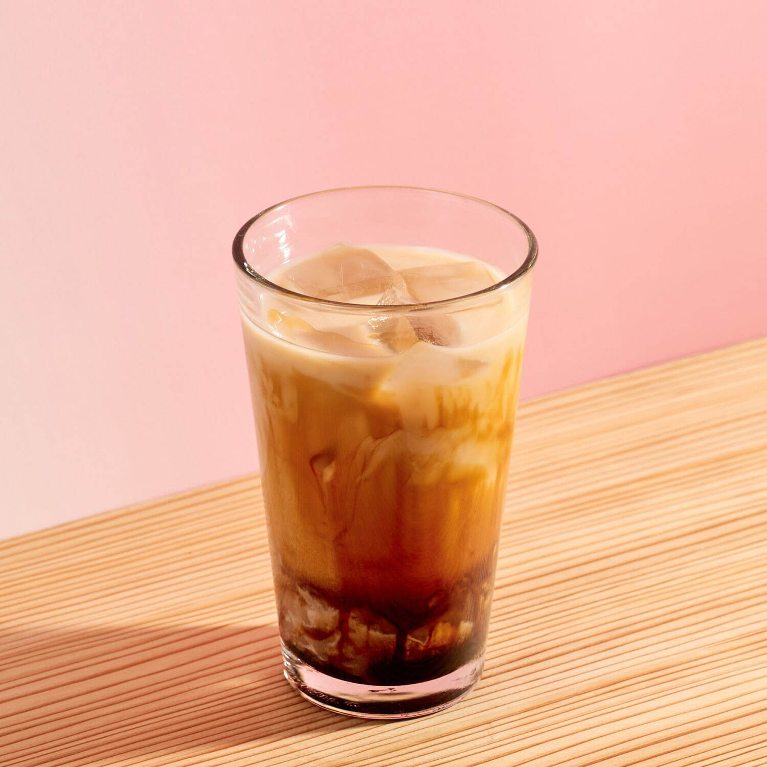 日本星巴克_星巴克臻選東京烘焙工坊_2025 年夏季新品_2F TEAVANA_使用米麴牛奶與黑糖蕨餅的焙茶拿鐵_米糀ミルク使用 黒糖 わらび餅 ほうじ茶 ティー ラテ