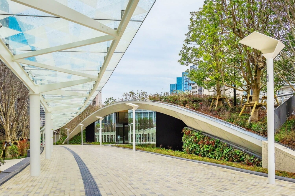 BLUE FRONT SHIBAURA」的「GREEN WALK」