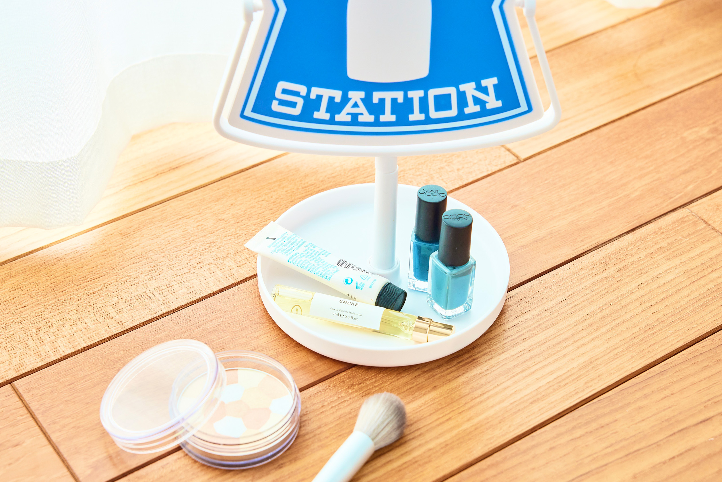 LAWSON桌上立鏡細節