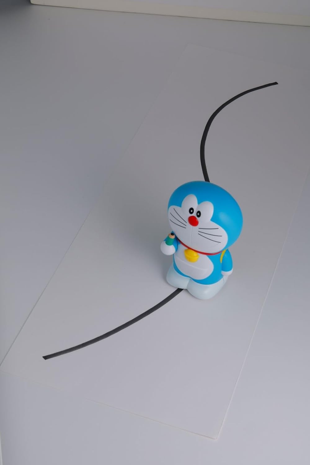 哆啦A夢尋線移動機器人