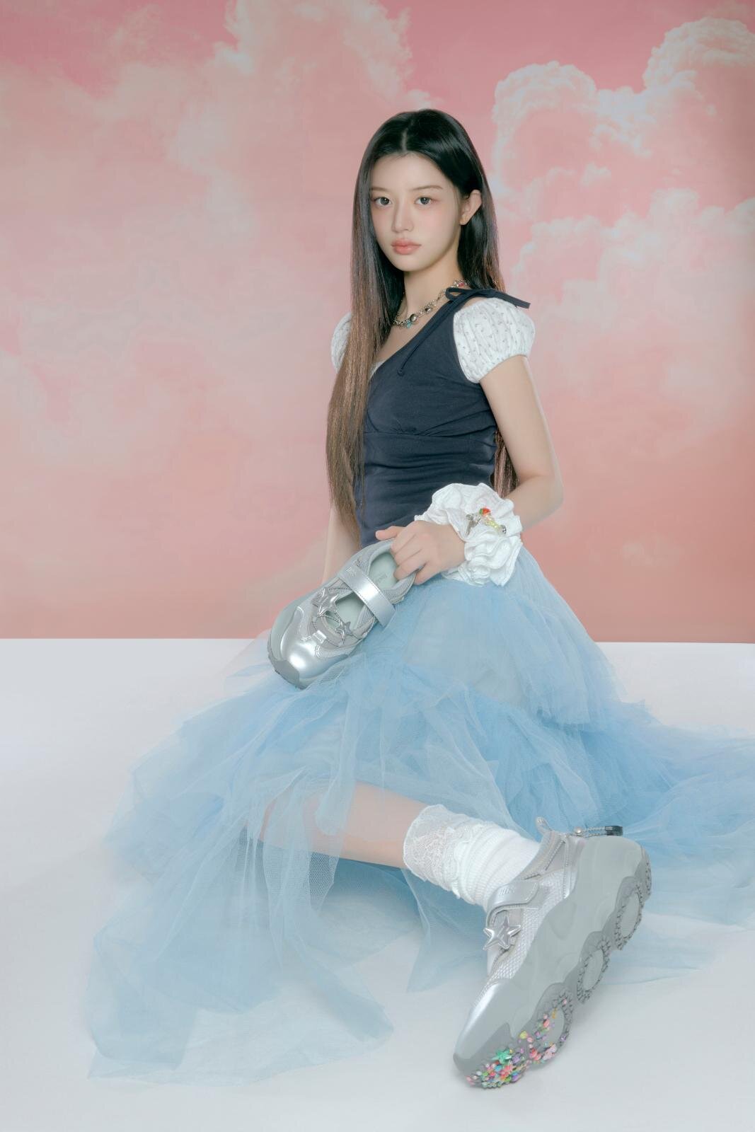 Bryn Velcro Sneakers V2 銀色 19,800 日圓