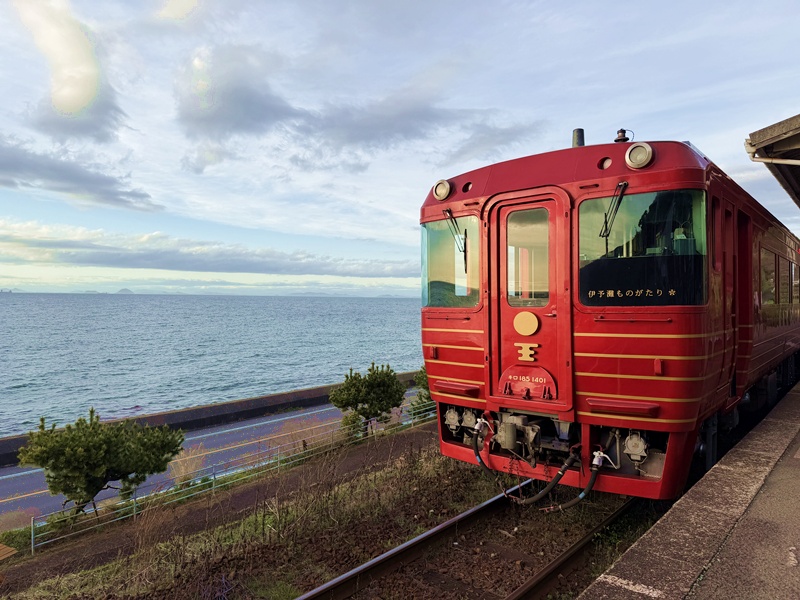JR四國觀光列車伊予灘物語