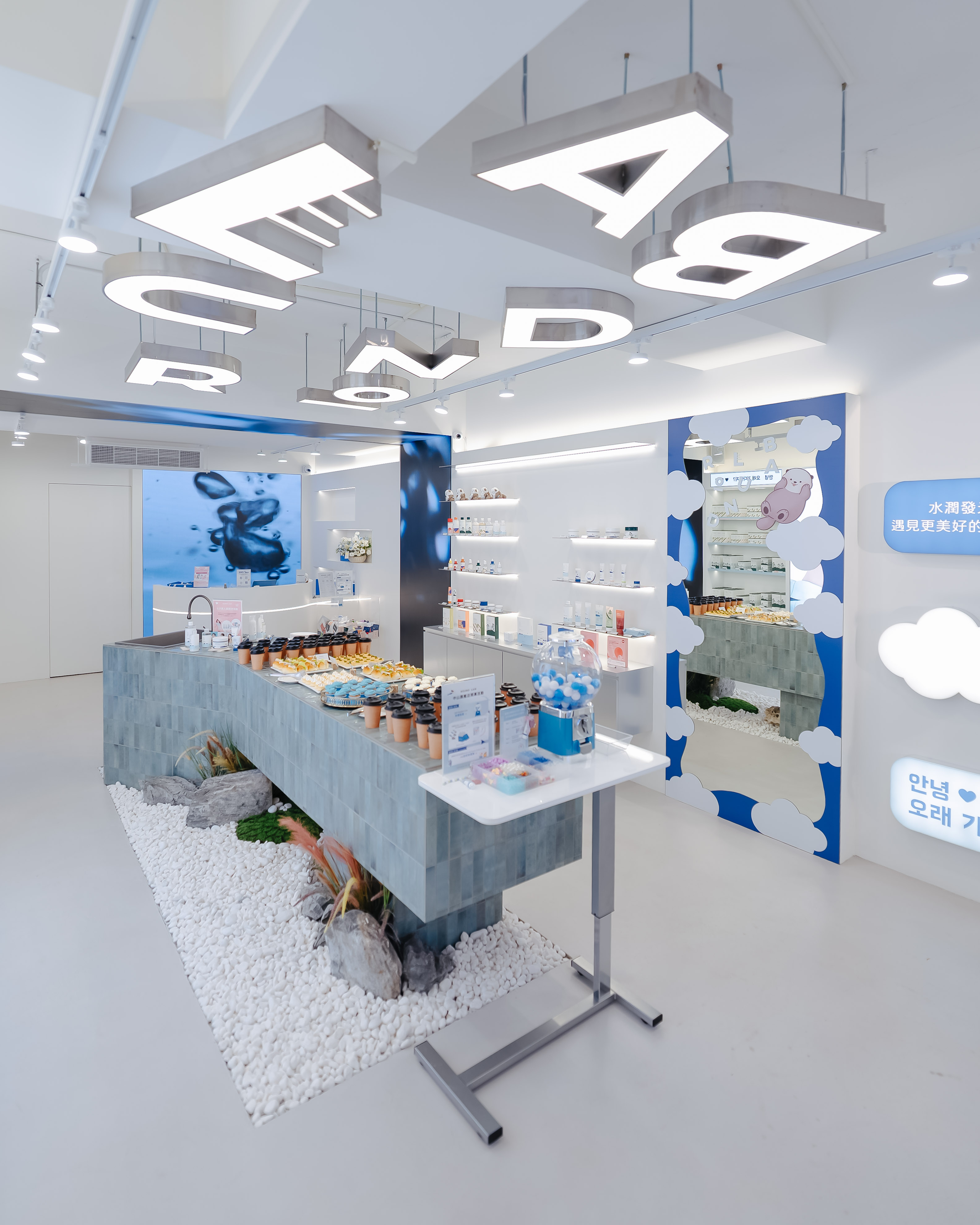 ROUND LAB台灣台北旗艦店